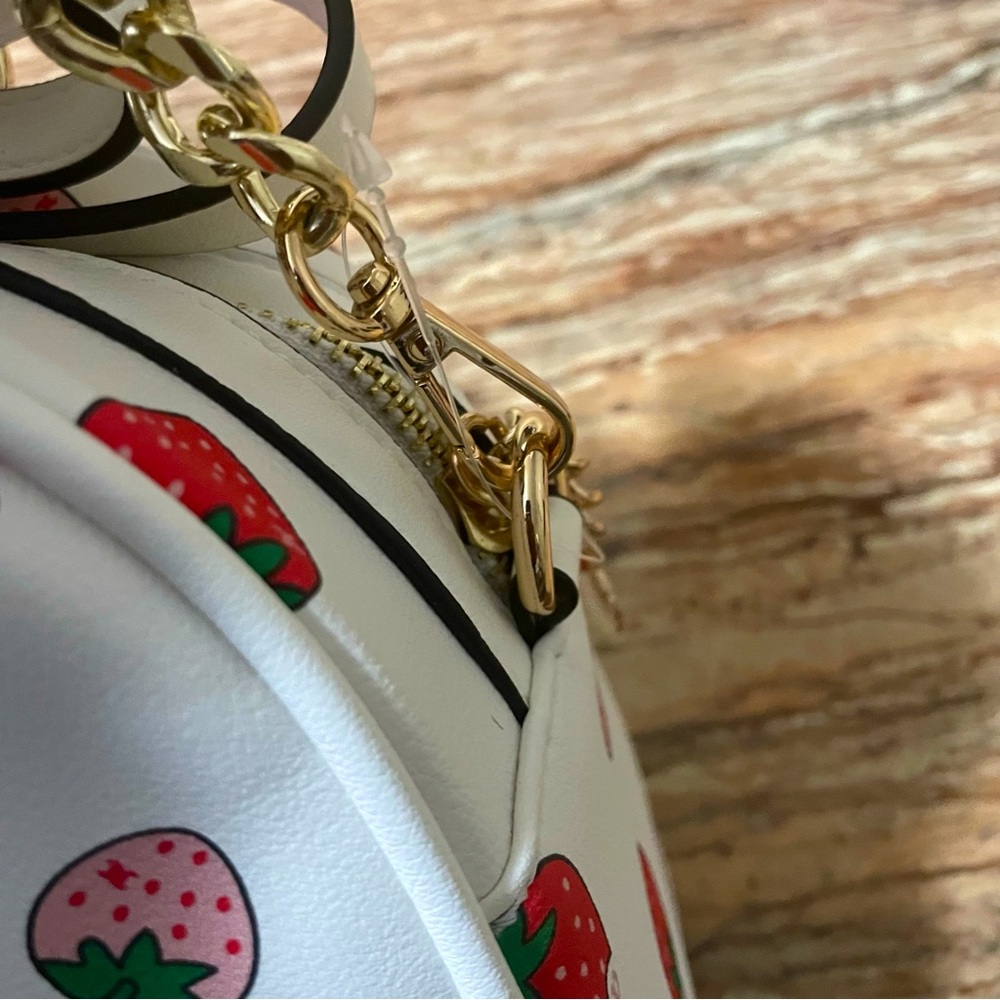 Juicy Couture - Picture 9 of 10